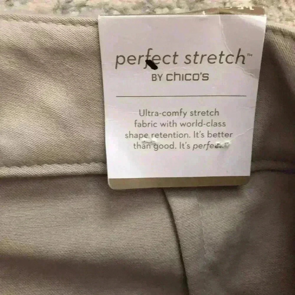 Chicos NWT With Flaw size 1.5 (10) Beige Slim Leg Crop Stretch Pants Flat Front - Picture 7 of 9